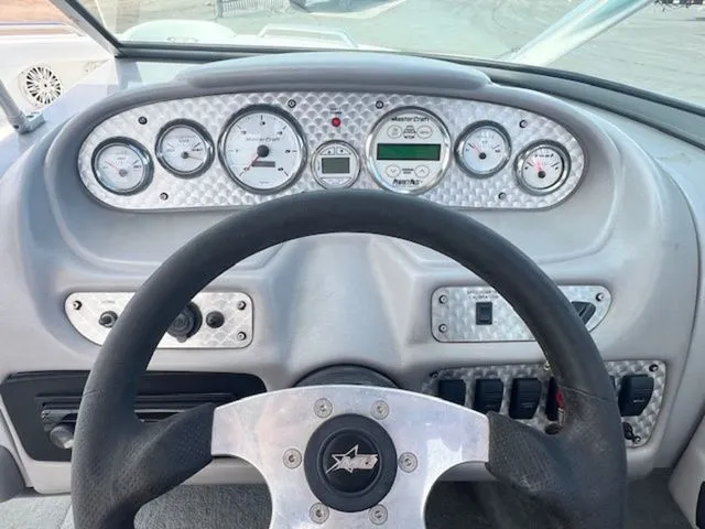 Slide: The Image of MasterCraft X30 2002 - 18