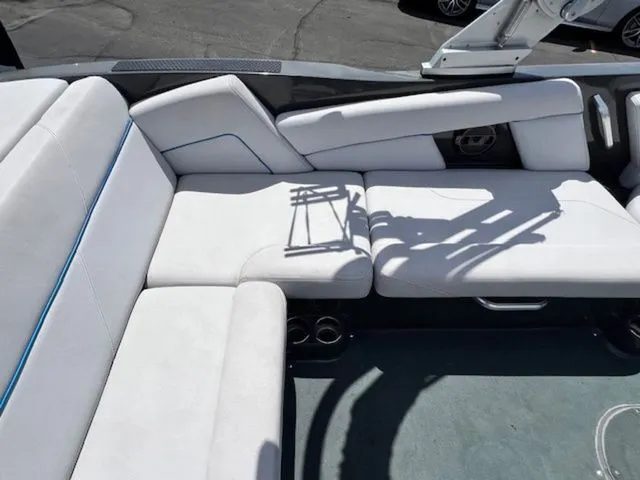 Slide: The Image of MasterCraft NXT22 2019 - 13
