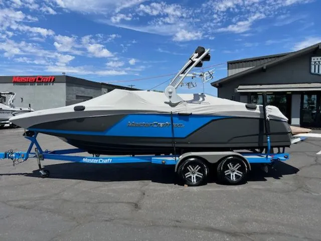Slide: The Image of MasterCraft NXT22 2019 - 21