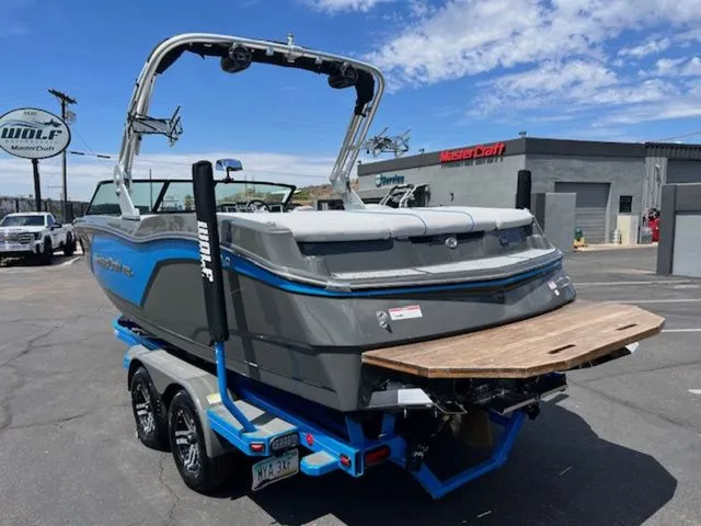 Slide: The Image of MasterCraft NXT22 2019 - 8