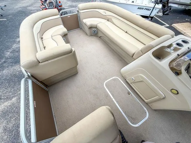 Slide: The Image of Bennington 24 SLX 2015 - 11