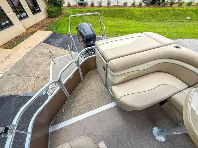 Slide: The Image of Bennington 24 SLX 2015 - 14