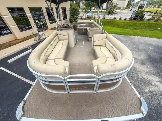 Slide: The Image of Bennington 24 SLX 2015 - 8