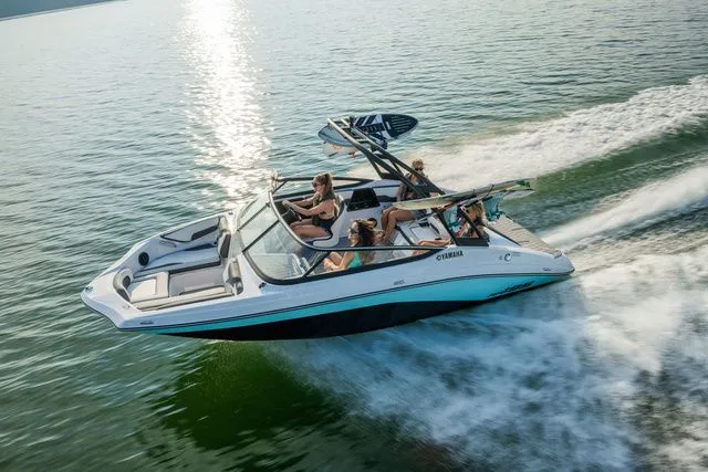 Slide: The Image of Yamaha AR195 2026 - 2