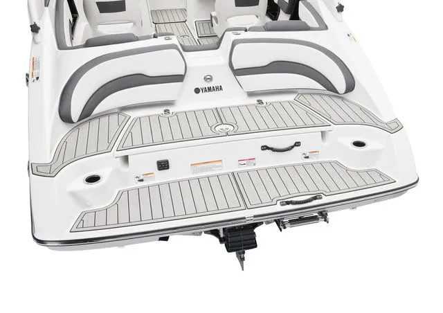 Slide: The Image of Yamaha 195S 2026 - 6