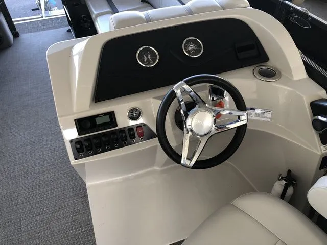 Slide: The Image of Crest Classic LX 200 SLC 2023 - 9