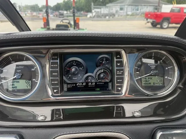 Slide: The Image of Malibu Wakesetter 23 LSV 2010 - 10