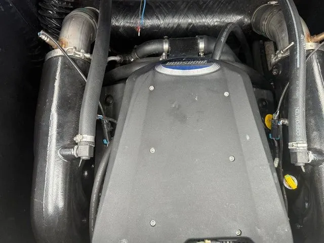 Slide: The Image of Malibu Wakesetter 23 LSV 2010 - 16