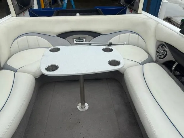 Slide: The Image of Malibu Wakesetter 23 LSV 2010 - 17