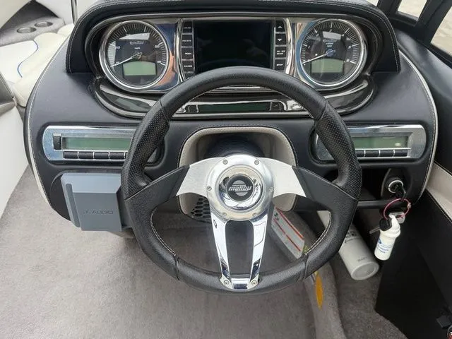 Slide: The Image of Malibu Wakesetter 23 LSV 2010 - 9