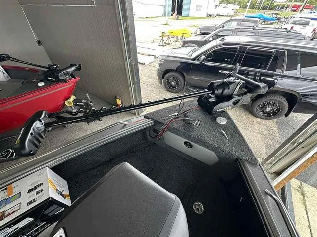 Slide: The Image of Lund 1875 Tyee Sport 2026 - 4