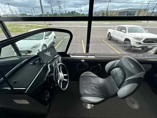 Slide: The Image of Lund 1875 Tyee Sport 2026 - 7