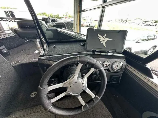 Slide: The Image of Lund 1875 Tyee Sport 2026 - 8