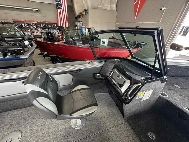 Slide: The Image of Lund 1875 Tyee Sport 2026 - 9