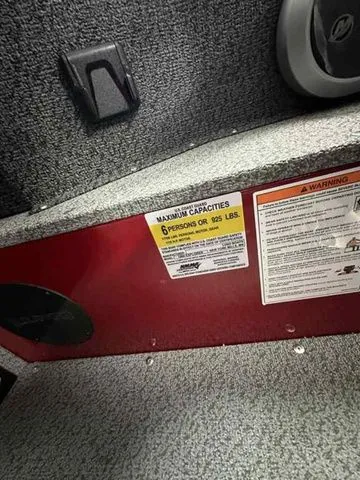 Slide: The Image of Lund 1800 Explorer Outfitter Edition 2026 - 9