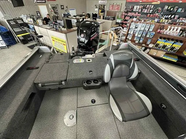 Slide: The Image of Lund 1775 Impact XS Sport 2026 - 11