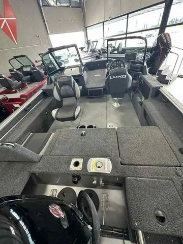 Slide: The Image of Lund 1775 Impact XS Sport 2026 - 2