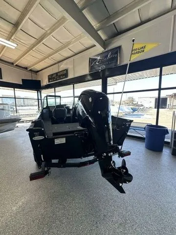 Slide: The Image of Lund 1650 Rebel XL Sport 2026 - 13