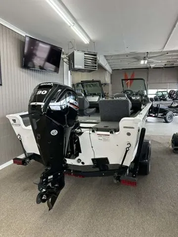 Slide: The Image of Lund 1675 Adventure Sport 2026 - 12