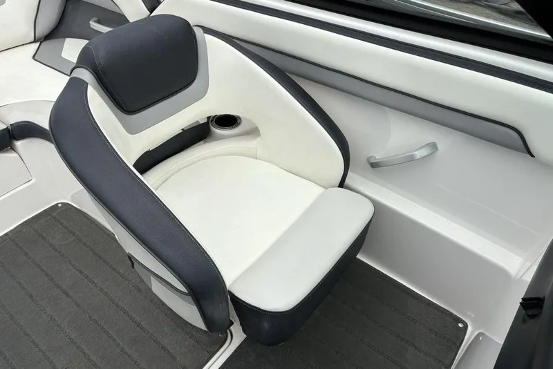 Slide: The Image of 2017 Yamaha Boats SX195 interior seat with cup holder and sleek design. - 20
