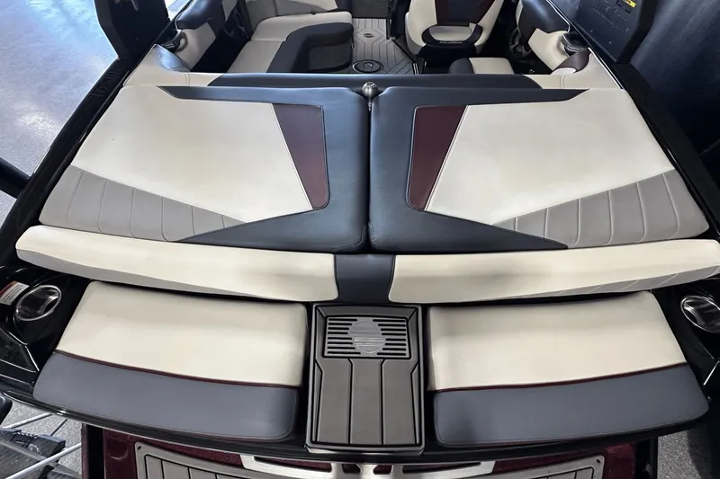 Slide: The Image of Malibu Wakesetter 20 VTX 2018 - 13