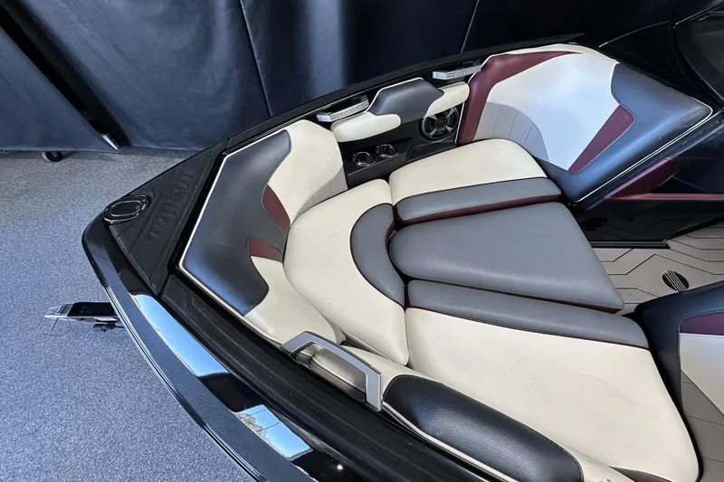 Slide: The Image of Malibu Wakesetter 20 VTX 2018 - 2