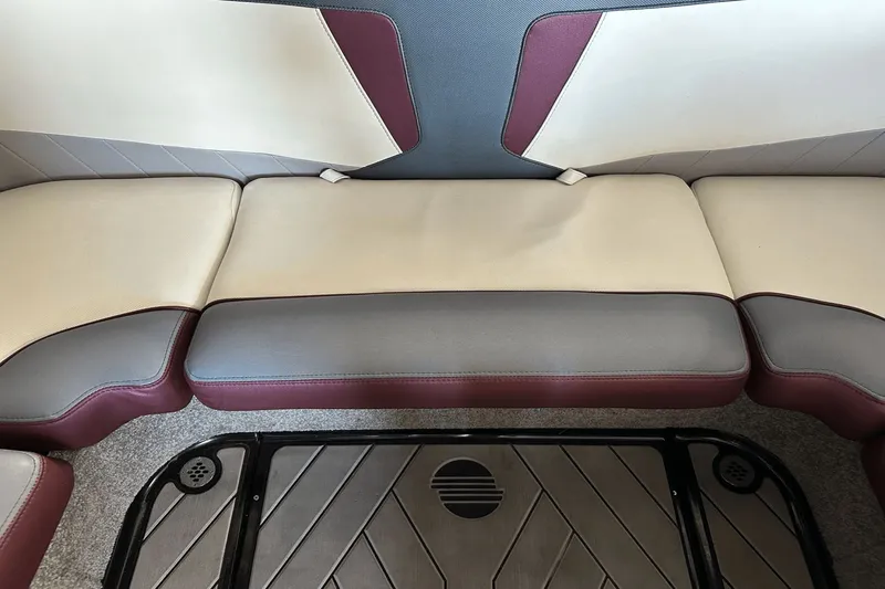 Slide: The Image of Malibu Wakesetter 20 VTX 2018 - 25