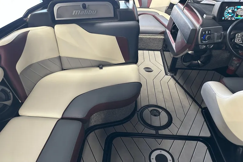Slide: The Image of Malibu Wakesetter 20 VTX 2018 - 31