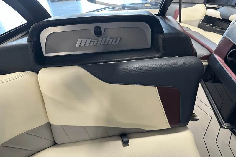 Slide: The Image of Malibu Wakesetter 20 VTX 2018 - 35
