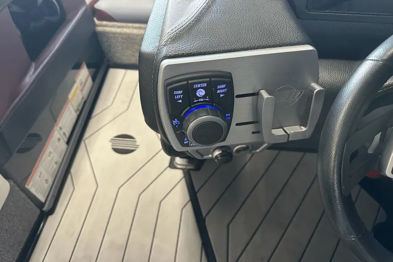 Slide: The Image of Malibu Wakesetter 20 VTX 2018 - 42