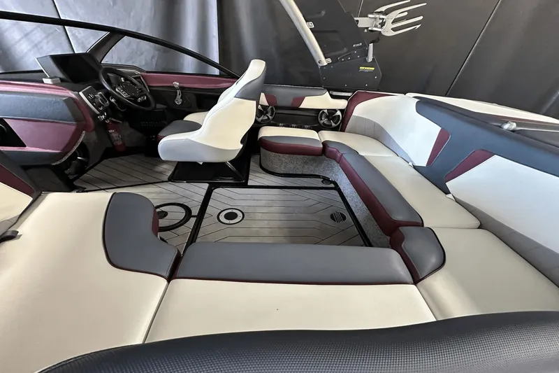 Slide: The Image of Malibu Wakesetter 20 VTX 2018 - 5