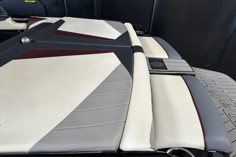 Slide: The Image of Malibu Wakesetter 20 VTX 2018 - 7