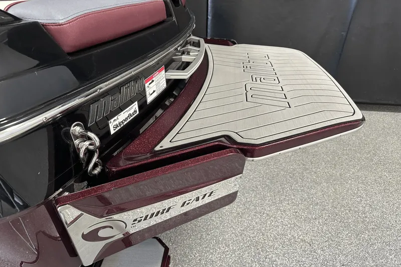 Slide: The Image of Malibu Wakesetter 20 VTX 2018 - 8