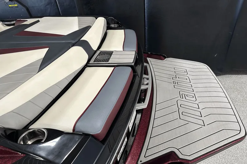 Slide: The Image of Malibu Wakesetter 20 VTX 2018 - 9