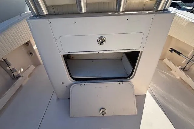 Slide: The Image of Dashboard of 2005 Grady-White Advance 257 boat with Yamaha gauges and controls. - 23