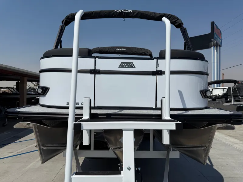 Slide: The Image of Avalon 25' Catalina Platinum Quad lounge Shift Windshield w/ 250HP Mercury! 2026 - 11