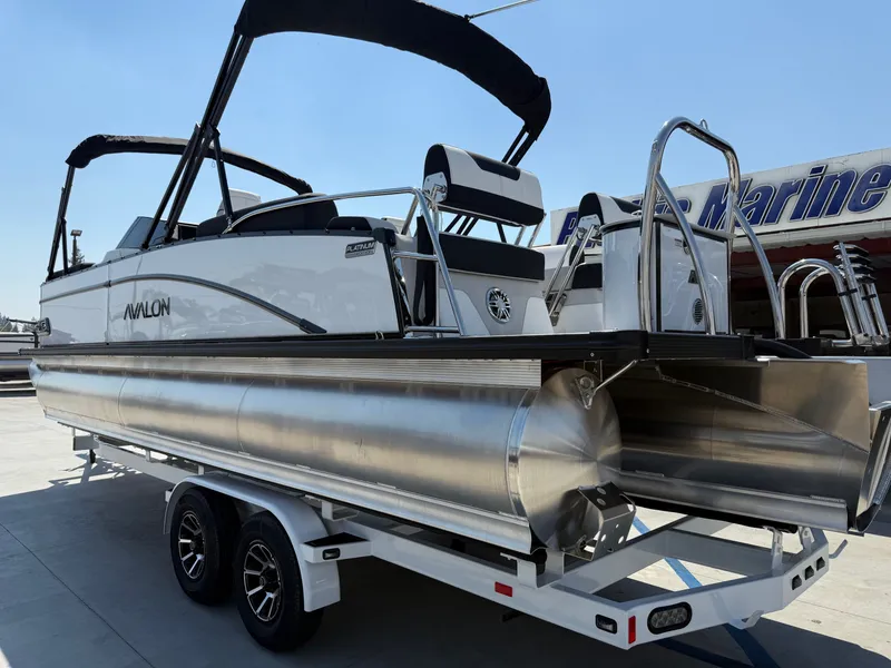 Slide: The Image of Avalon 25' Catalina Platinum Quad lounge Shift Windshield w/ 250HP Mercury! 2026 - 6