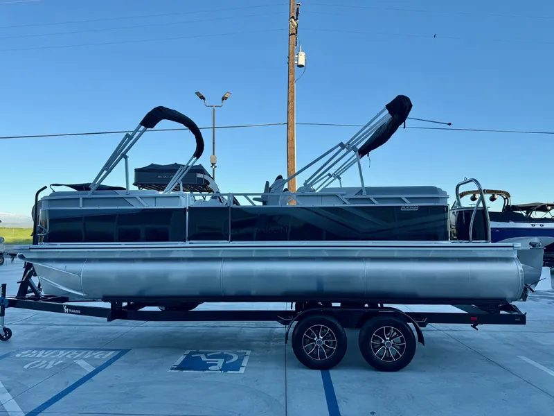 Slide: The Image of Avalon 23' Venture Platinum Quad Lounge w/ 150HP Mercury!! 2026 - 4