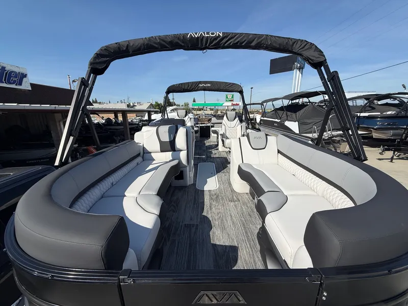 Slide: The Image of Avalon 25' Catalina Platinum Quad lounge Shift w/ 250HP Mercury Verado! 2026 - 6