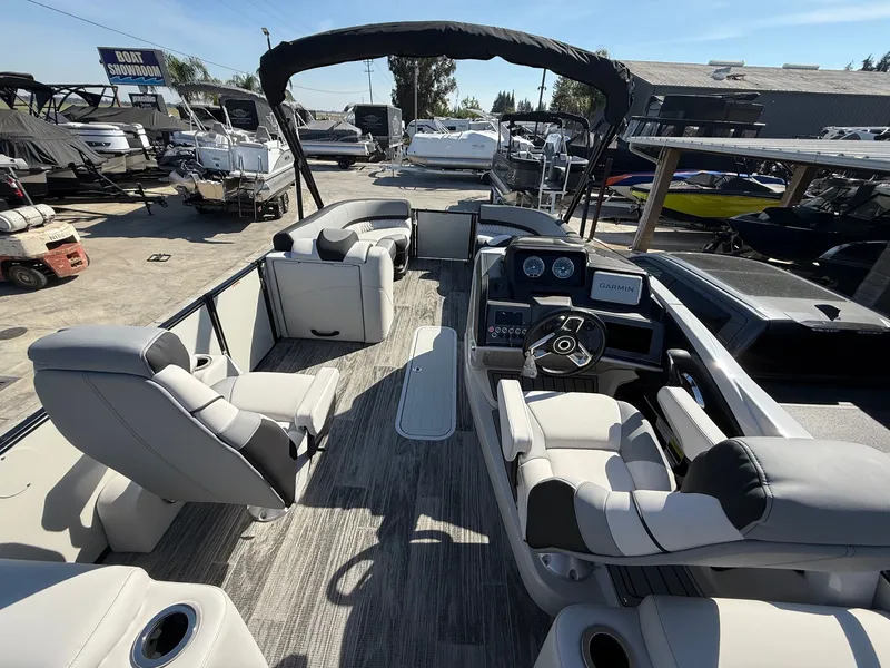 Slide: The Image of Avalon 25' Catalina Platinum Quad lounge Shift w/ 250HP Mercury Verado! 2026 - 7