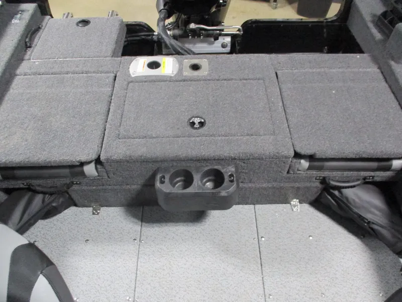 Slide: The Image of Lund 1775 Adventure Sport 2026 - 10