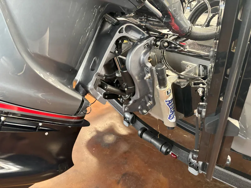 Slide: The Image of Skeeter FXR20 Limited 2025 - 11