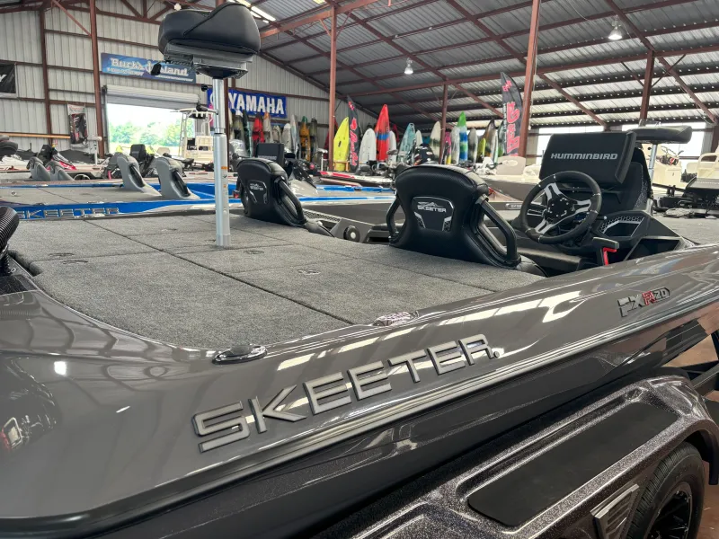 Slide: The Image of Skeeter FXR20 Limited 2025 - 16