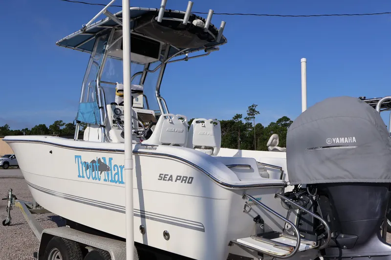 Slide: The Image of Sea Pro 206CC w/ 2015 F150XB YAMAHA FOURSTROKE 2004 - 14