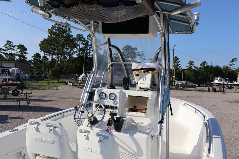 Slide: The Image of Sea Pro 206CC w/ 2015 F150XB YAMAHA FOURSTROKE 2004 - 17
