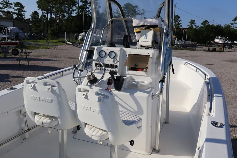 Slide: The Image of Sea Pro 206CC w/ 2015 F150XB YAMAHA FOURSTROKE 2004 - 2