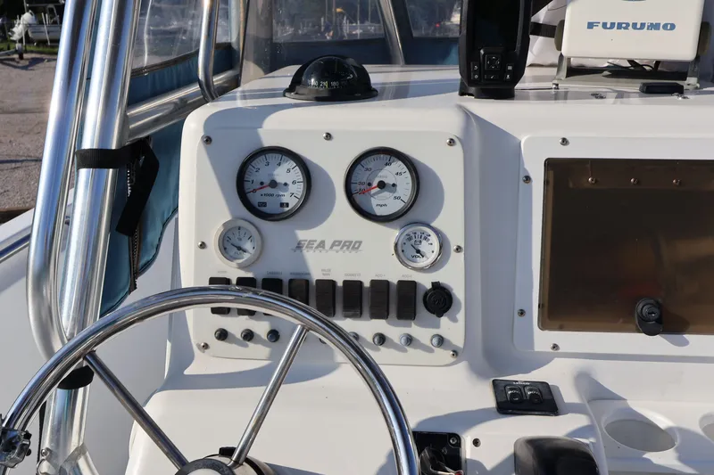 Slide: The Image of Sea Pro 206CC w/ 2015 F150XB YAMAHA FOURSTROKE 2004 - 7