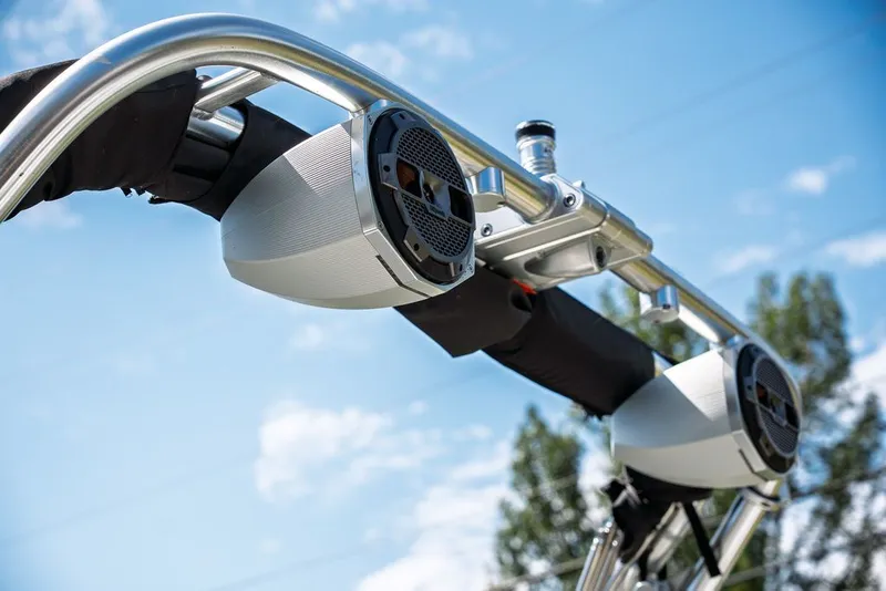 Slide: The Image of MasterCraft X24 2020 - 19