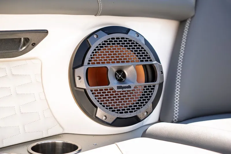 Slide: The Image of MasterCraft X24 2020 - 20