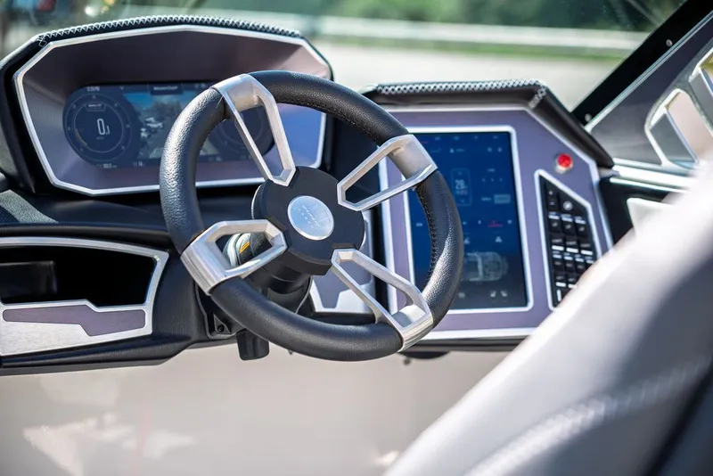 Slide: The Image of MasterCraft X24 2020 - 9